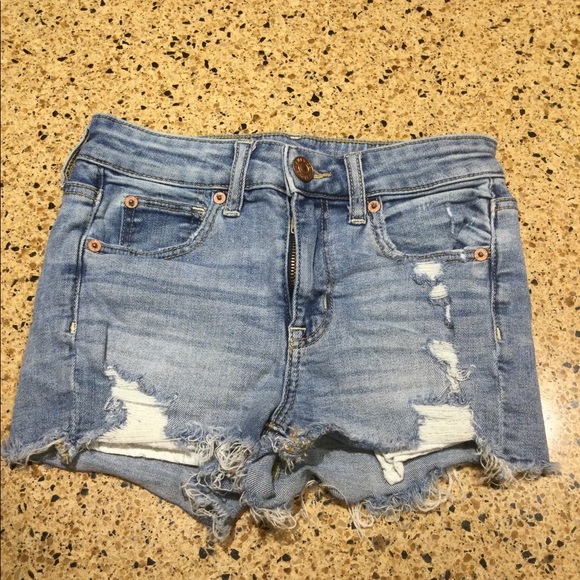 American Eagle women’s light denim shorts - Picture 3 of 3
